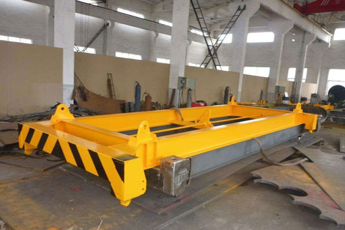 Spreader Beams for Lifting Heavy Cargo Containers