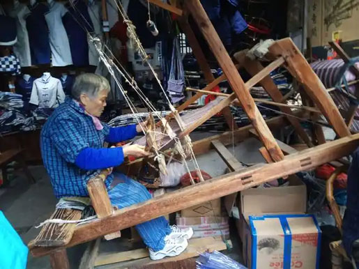 Ancient ribbon weaving machine